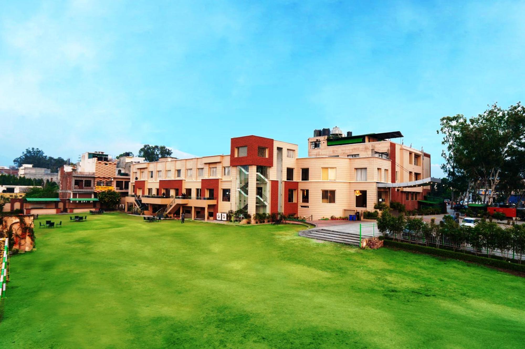 Hotel Classic Residency Kālka Exterior photo