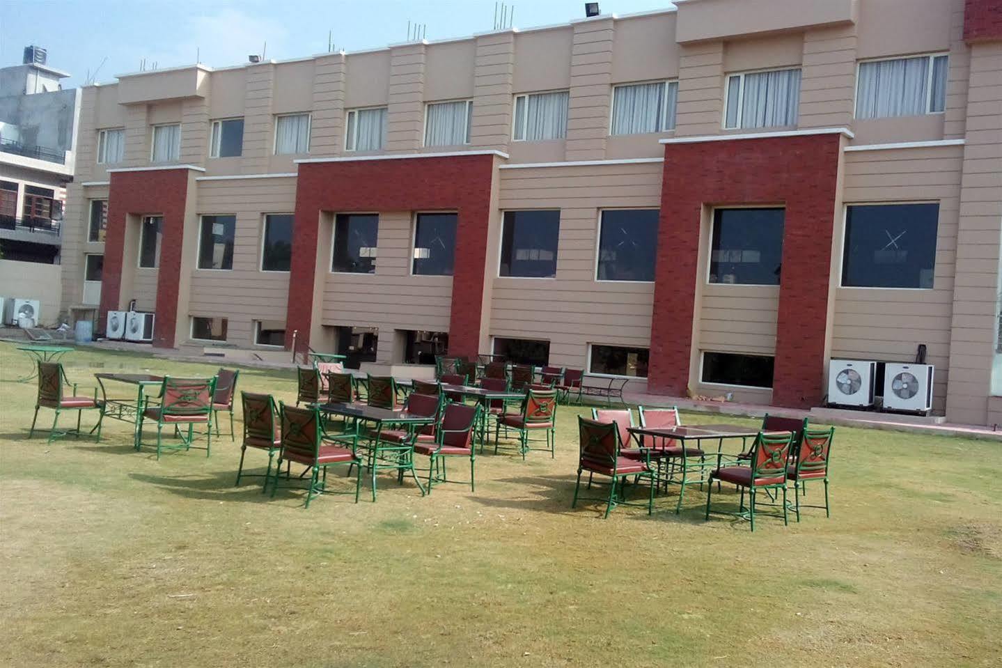 Hotel Classic Residency Kālka Exterior photo
